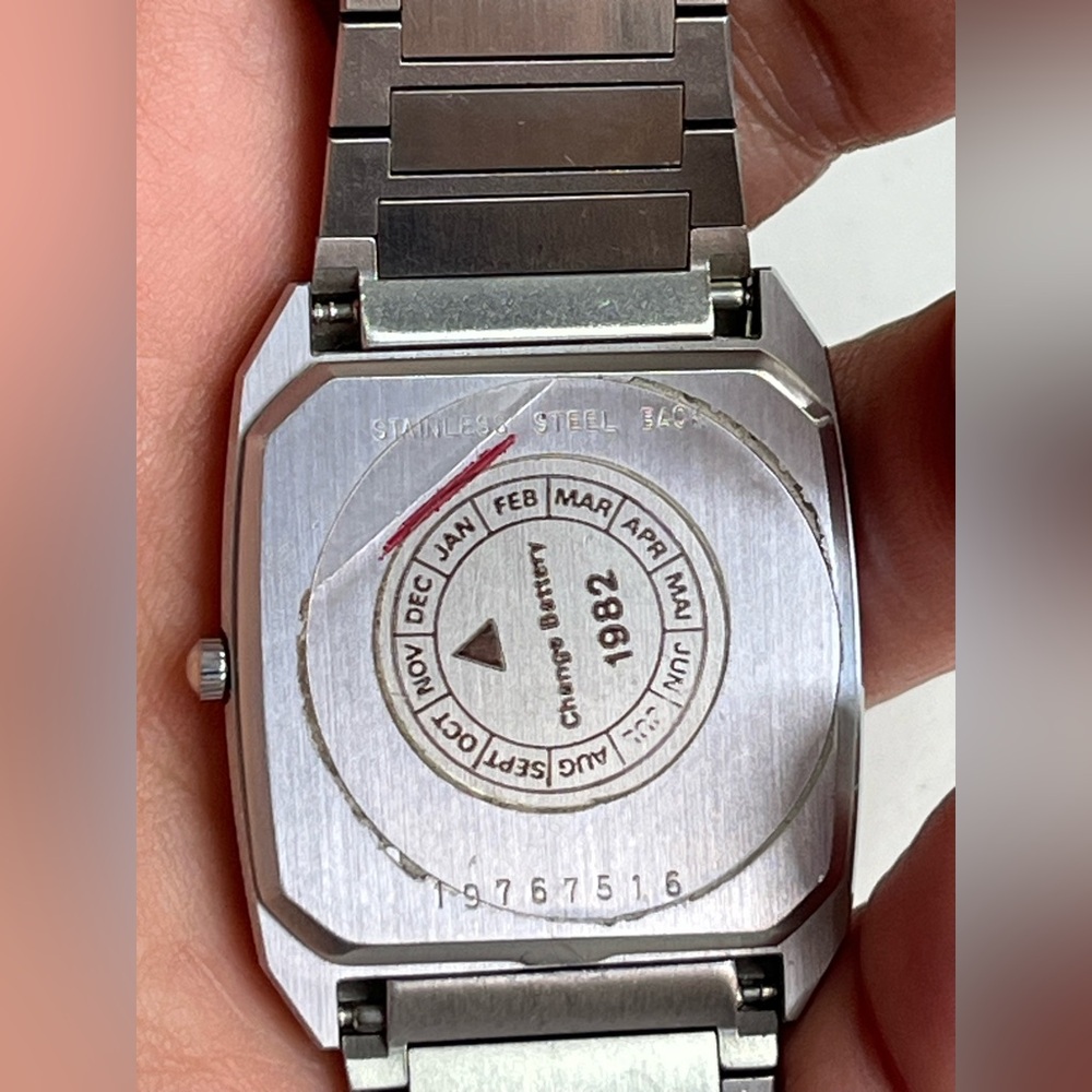 Longines Quartz men’s rectangular Watch (1982) - Picture 15 of 16
